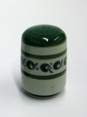 MEXICAN STONEWARE / 'Green Rim Paisley' Pepper shaker / This handcrafted pepper shaker will make a great accesory for your 'Green Rim Paisley' collection.