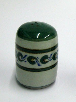 MEXICAN STONEWARE / 'Green Rim Paisley' Salt shaker / This beautifully decorated salt shaker will make a great accesory for your 'Green Rim Paisley' collection.