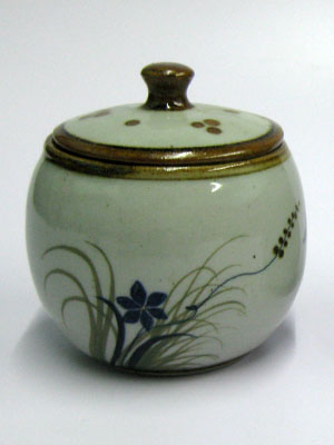 MEXICAN STONEWARE / 'Brown Rim Butterfly' Sugar bowl / This lovely sugar bowl comes adorned with a butterfly, flowers and grass bordered with a brown rim.
