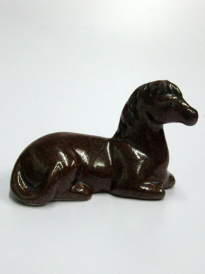 CERAMICA RAKU / Animales - Caballo / Éste caballo pintado a mano será un excelente adorno para su hogar.